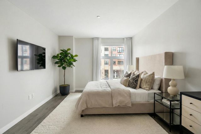 18 Artisan Dr Unit 207, Salem, NH 03079