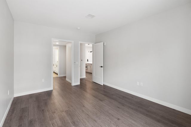 18 Artisan Dr Unit 207, Salem, NH 03079