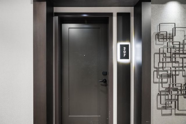 18 Artisan Dr Unit 207, Salem, NH 03079