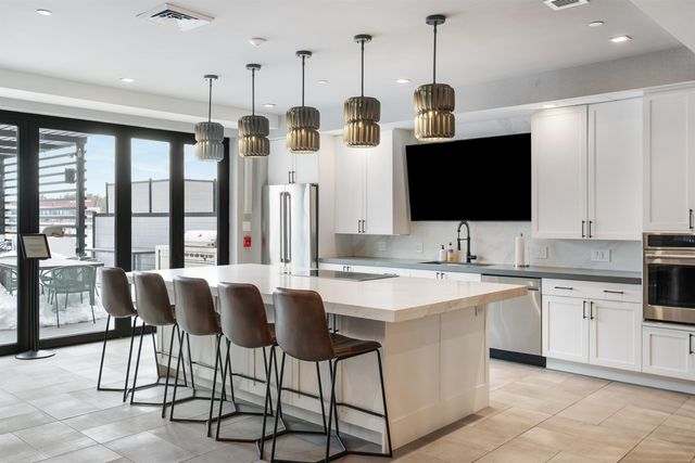 18 Artisan Dr Unit 207, Salem, NH 03079