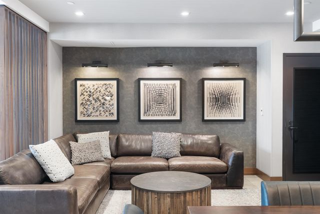 18 Artisan Dr Unit 207, Salem, NH 03079