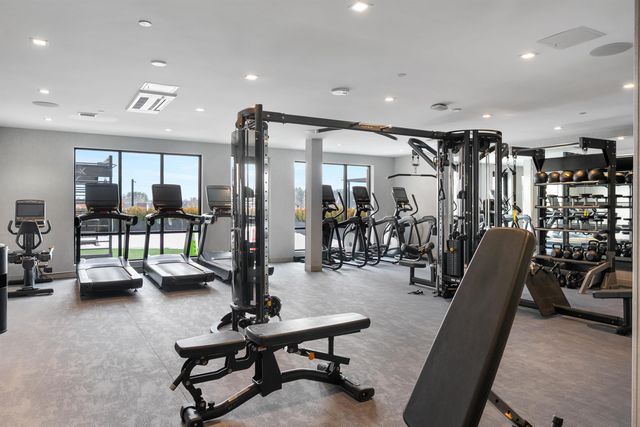 18 Artisan Dr Unit 207, Salem, NH 03079