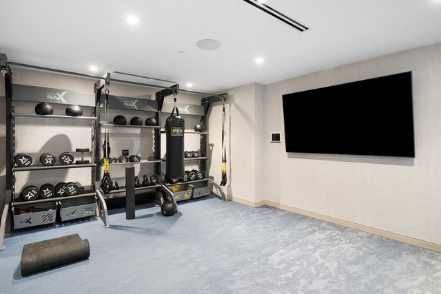 18 Artisan Dr Unit 207, Salem, NH 03079