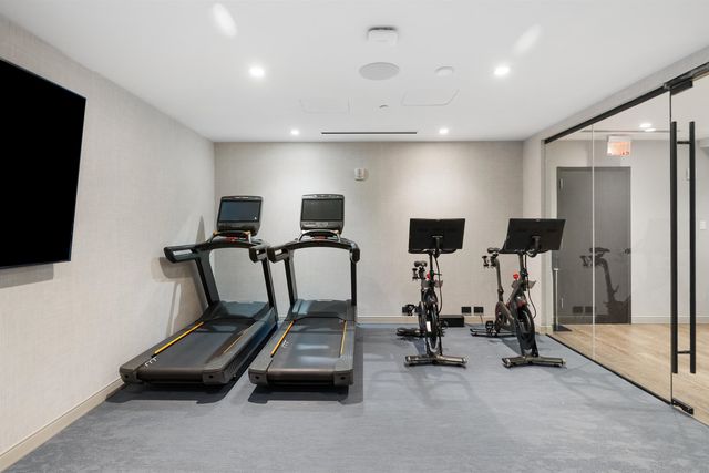 18 Artisan Dr Unit 207, Salem, NH 03079