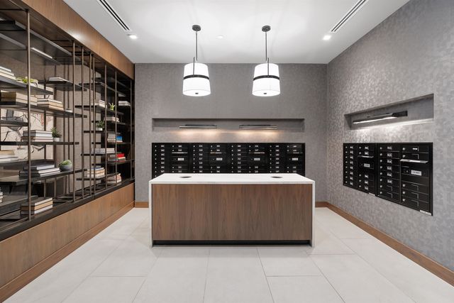 18 Artisan Dr Unit 207, Salem, NH 03079