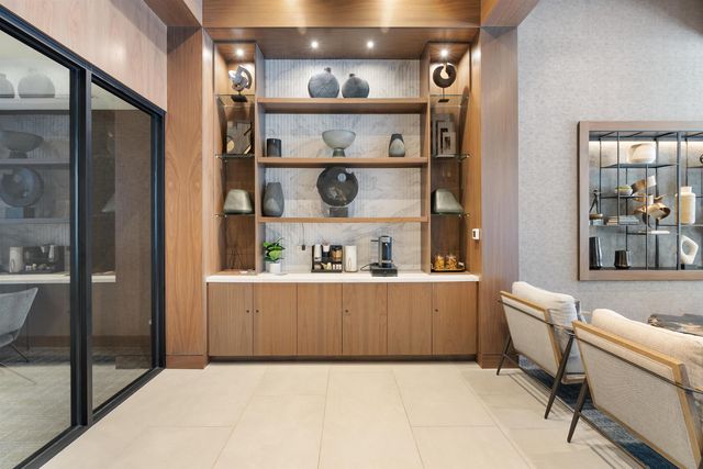 18 Artisan Dr Unit 207, Salem, NH 03079