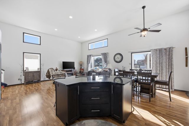 963 30th Avenue W, West Fargo, ND 58078