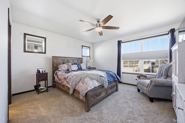 963 30th Avenue W, West Fargo, ND 58078