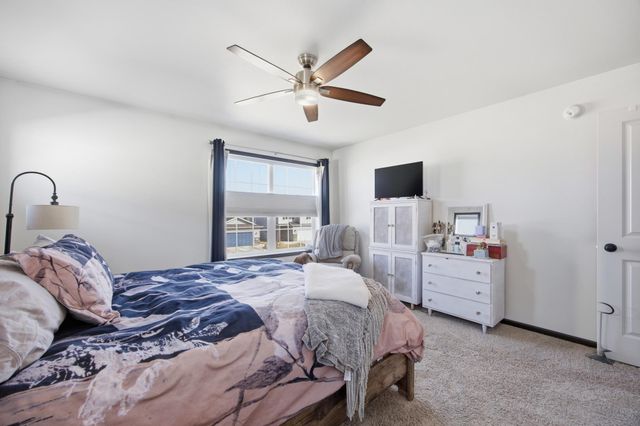 963 30th Avenue W, West Fargo, ND 58078