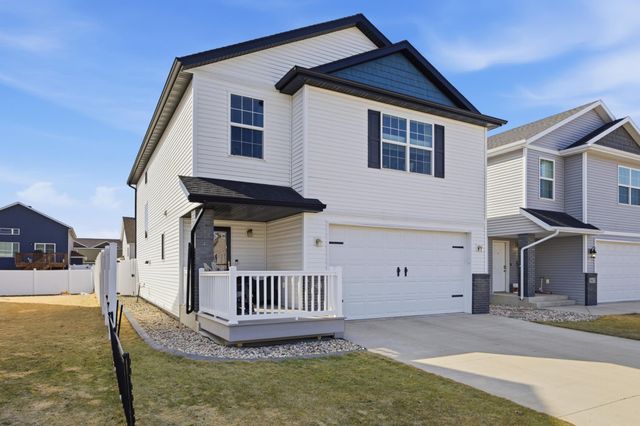 963 30th Avenue W, West Fargo, ND 58078