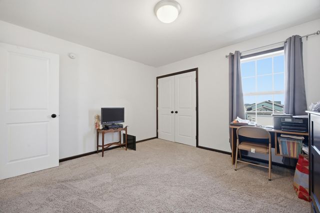 963 30th Avenue W, West Fargo, ND 58078