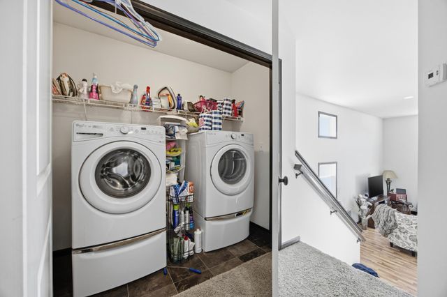 963 30th Avenue W, West Fargo, ND 58078