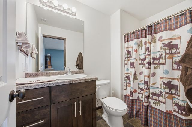 963 30th Avenue W, West Fargo, ND 58078