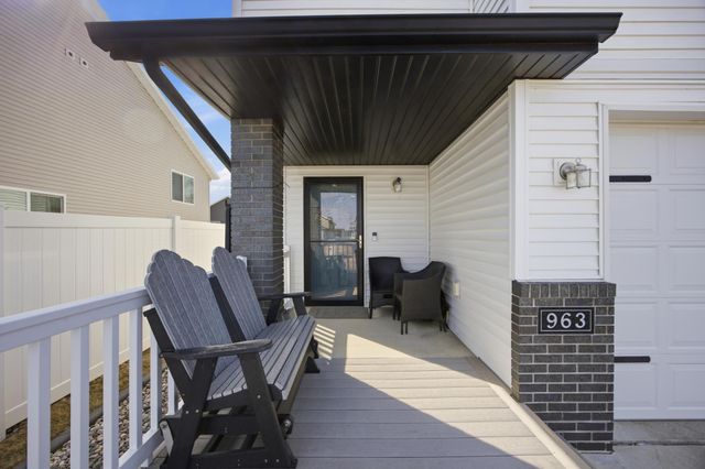 963 30th Avenue W, West Fargo, ND 58078