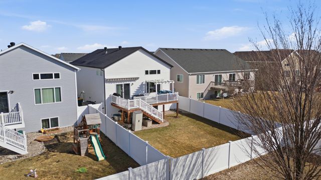 963 30th Avenue W, West Fargo, ND 58078