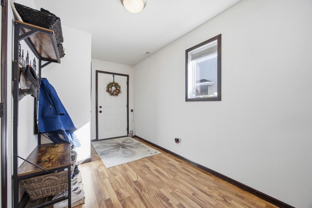 963 30th Avenue W, West Fargo, ND 58078