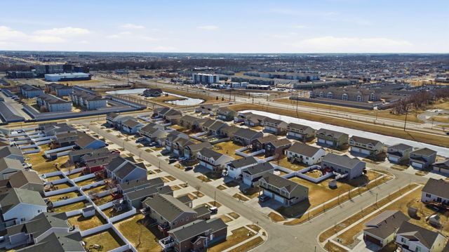 963 30th Avenue W, West Fargo, ND 58078