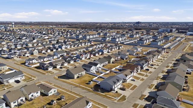 963 30th Avenue W, West Fargo, ND 58078