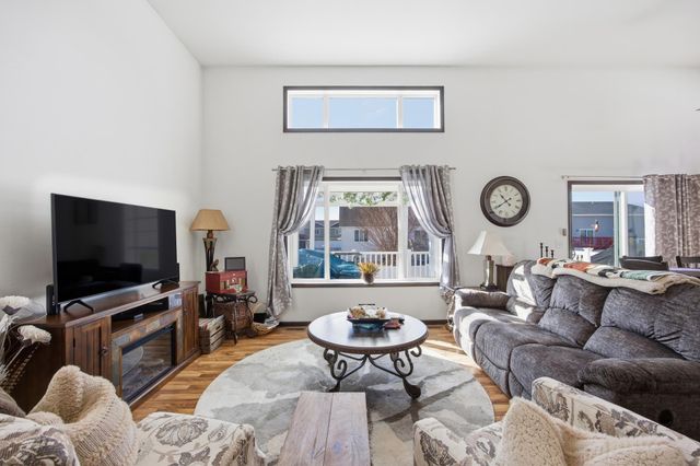 963 30th Avenue W, West Fargo, ND 58078