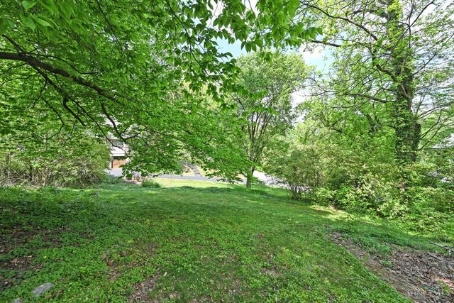 190 Mount Pleasant Avenue, Wyoming, OH 45215
