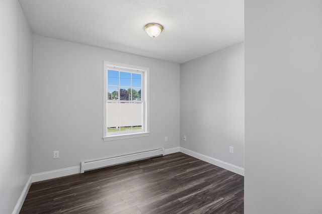 2 Evelyn Avenue, Raymond, NH 03077