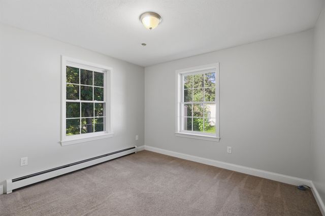 2 Evelyn Avenue, Raymond, NH 03077
