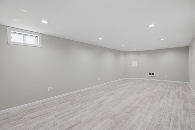 2 Evelyn Avenue, Raymond, NH 03077