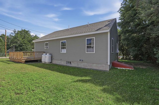 2 Evelyn Avenue, Raymond, NH 03077