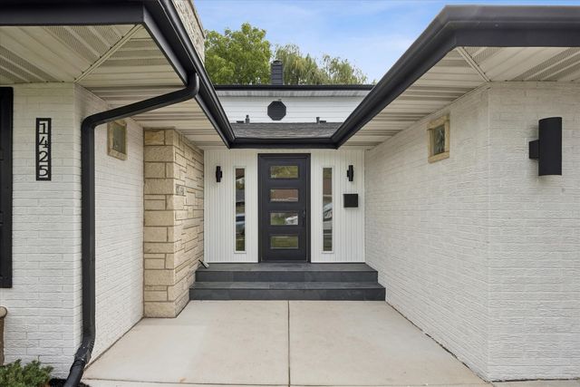 1425 Stonegate Road, La Grange Park, IL 60526