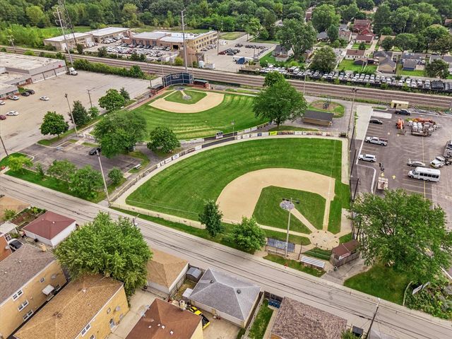 1425 Stonegate Road, La Grange Park, IL 60526