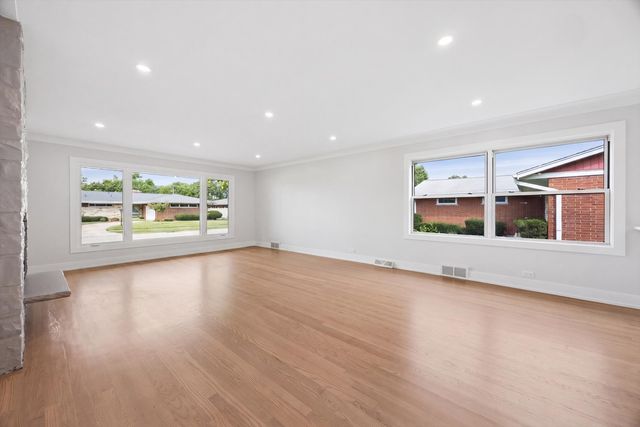 1425 Stonegate Road, La Grange Park, IL 60526
