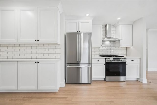1425 Stonegate Road, La Grange Park, IL 60526