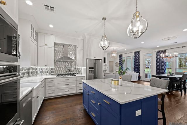 9421 St Andrews Ct, Denham Springs, LA 70726