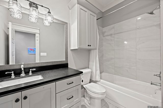 9421 St Andrews Ct, Denham Springs, LA 70726