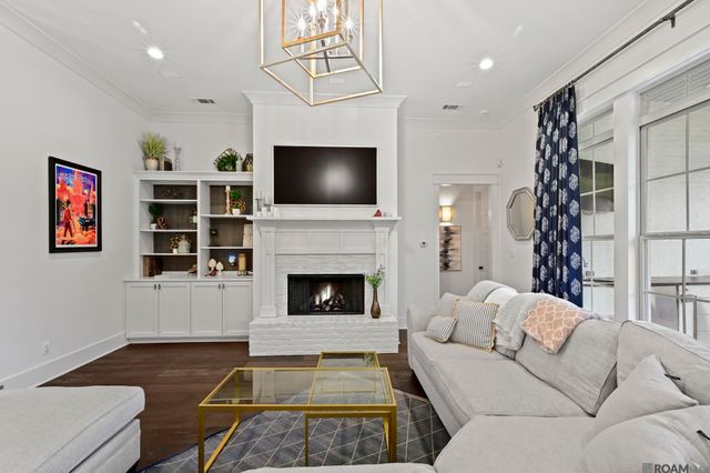 9421 St Andrews Ct, Denham Springs, LA 70726