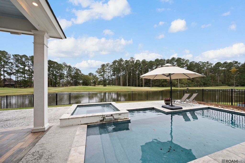 9421 St Andrews Ct, Denham Springs, LA 70726