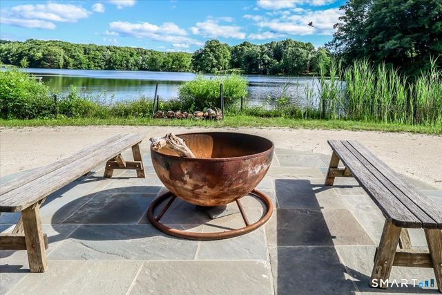 139 Seth Low Mountain Road, Ridgefield, CT 06877
