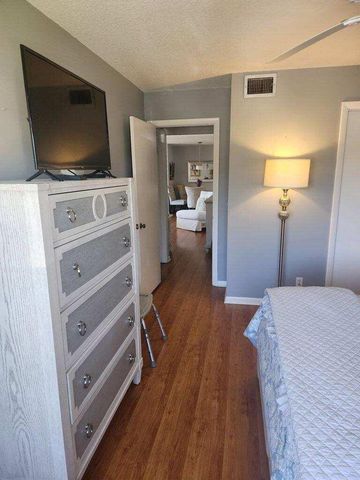 236 Pine Hov Circle D-2, Greenacres, FL 33463