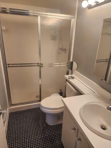 236 Pine Hov Circle D-2, Greenacres, FL 33463