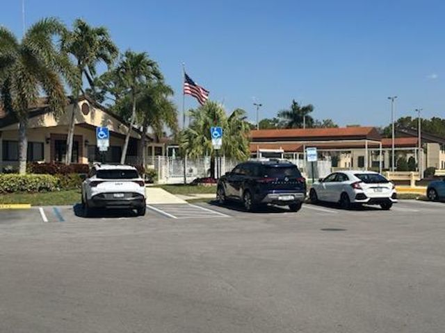 236 Pine Hov Circle D-2, Greenacres, FL 33463