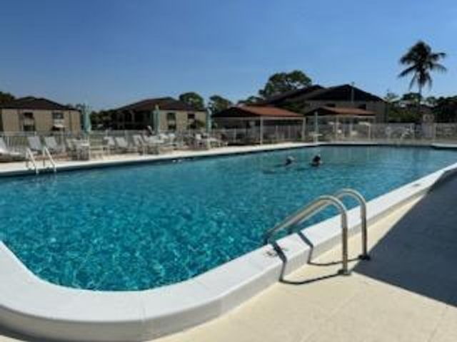 236 Pine Hov Circle D-2, Greenacres, FL 33463