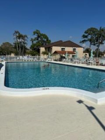 236 Pine Hov Circle D-2, Greenacres, FL 33463