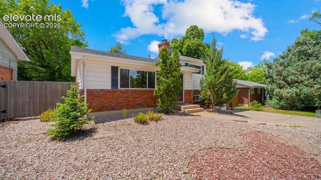 2406 N Circle Drive, Colorado Springs, CO 80909 — photo 4