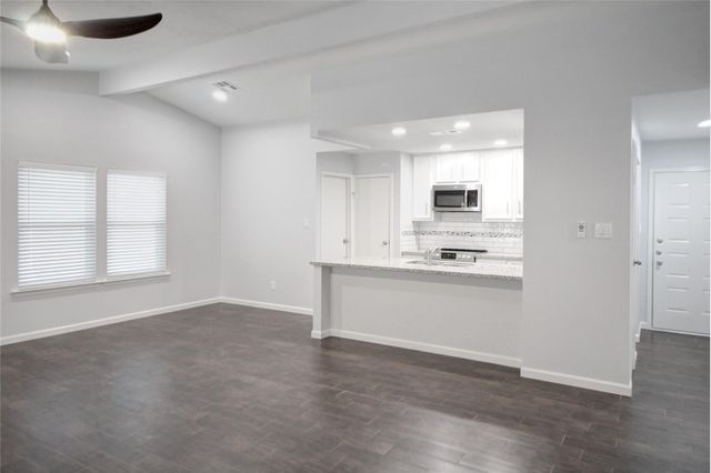 28 E Brookberry Court, Spring, TX 77381