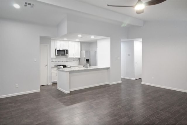 28 E Brookberry Court, Spring, TX 77381