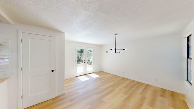 3809 Grover Avenue, Fort Worth, TX 76106