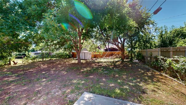 3809 Grover Avenue, Fort Worth, TX 76106