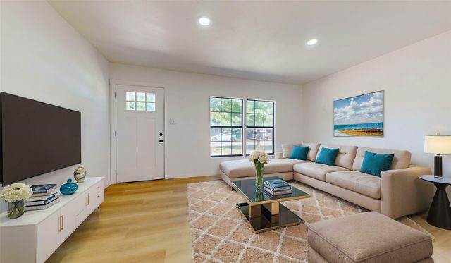 3809 Grover Avenue, Fort Worth, TX 76106