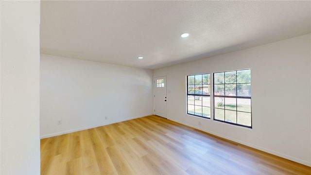 3809 Grover Avenue, Fort Worth, TX 76106