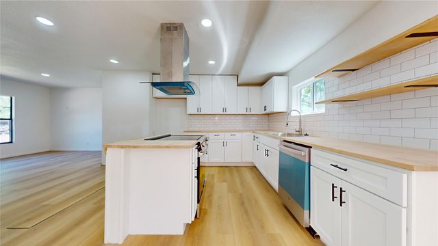 3809 Grover Avenue, Fort Worth, TX 76106